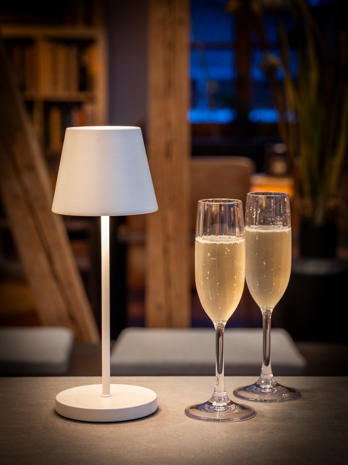 Tischleuchte MERLE, Metall, 1 x LED 2,0 W/ 270 lm, D: 11 cm, H: 30,5 cm, Farbe: whisper white