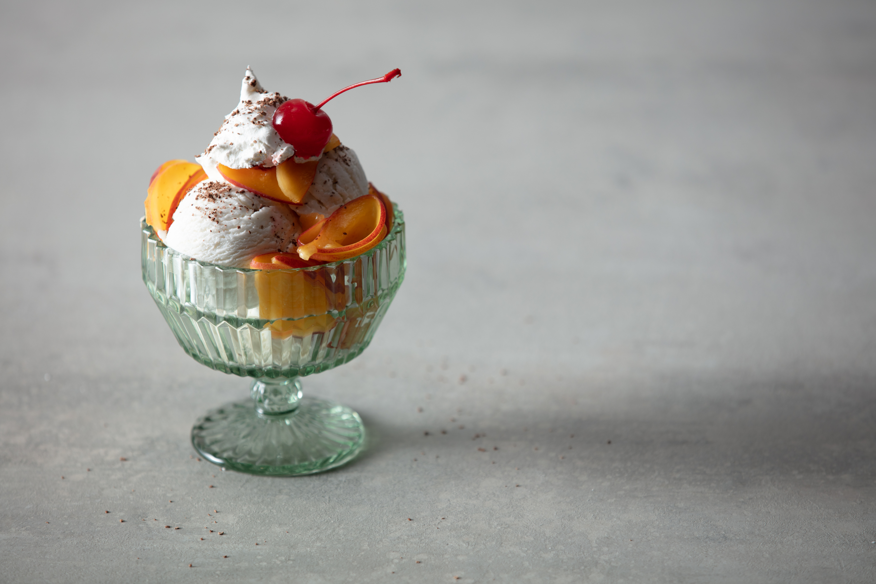 Glasbowl auf Fuss : Archie salbeigrün, Inhalt: 290 ml, D: 110 mm, H: 100 mm