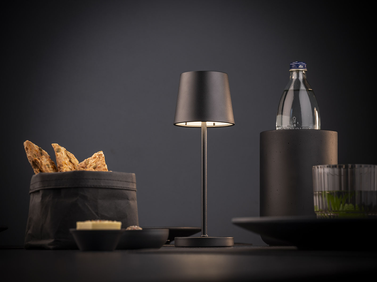 Tischleuchte MERLE MINI, Metall, Farbe: schwarz 1x LED 1,0 W / 100 lm, dimmbar in 3 Stufen, D: 9 cm, H: 25 cm