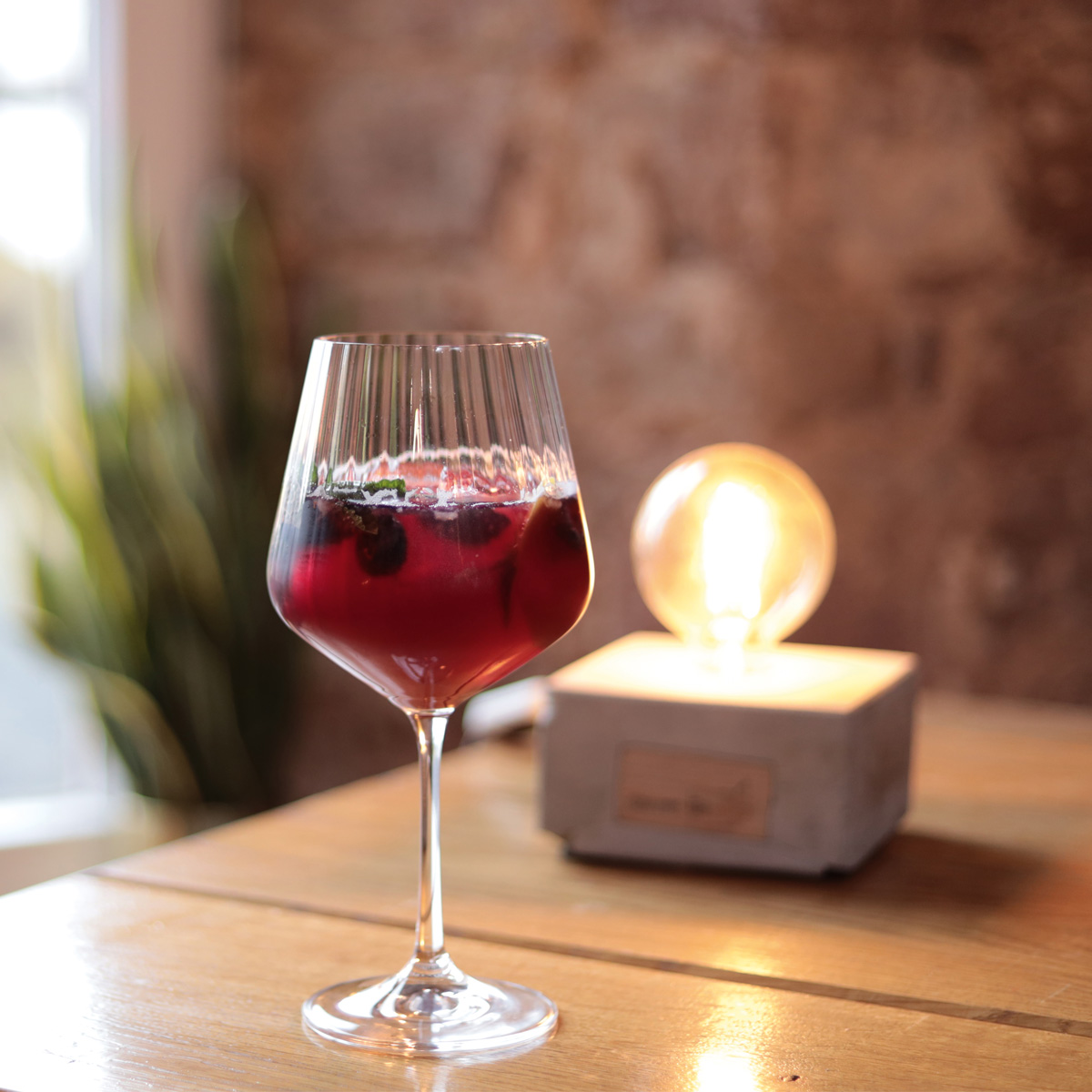 Gin & Tonic Celebration Nr. 46, Inhalt: 640 ml, D: 105 mm, H: 222 mm