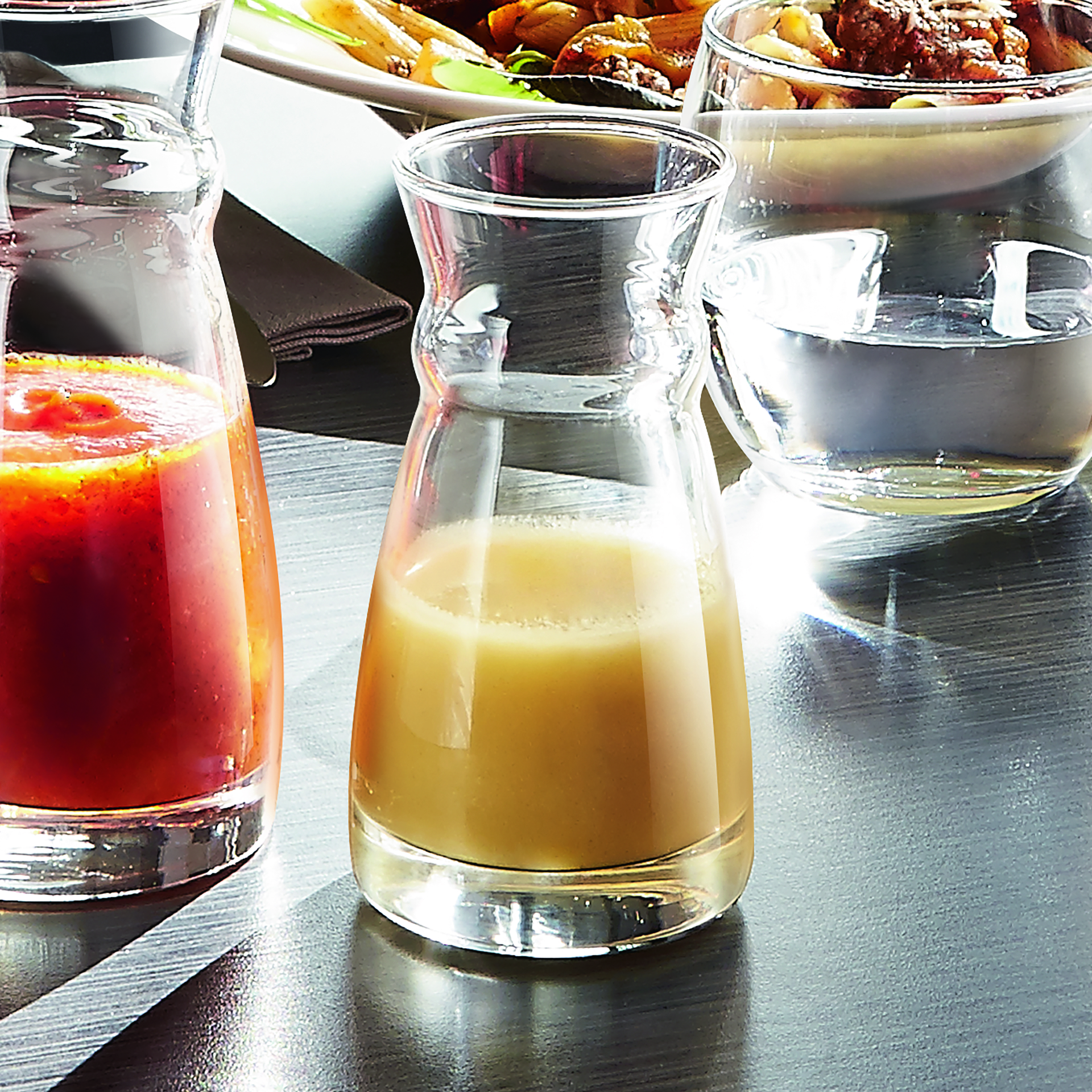 Karaffe Fluid m. schwarzem Kunststoffdeckel 62 cl, I: 620 ml, H: 189 mm, D: 91 mm