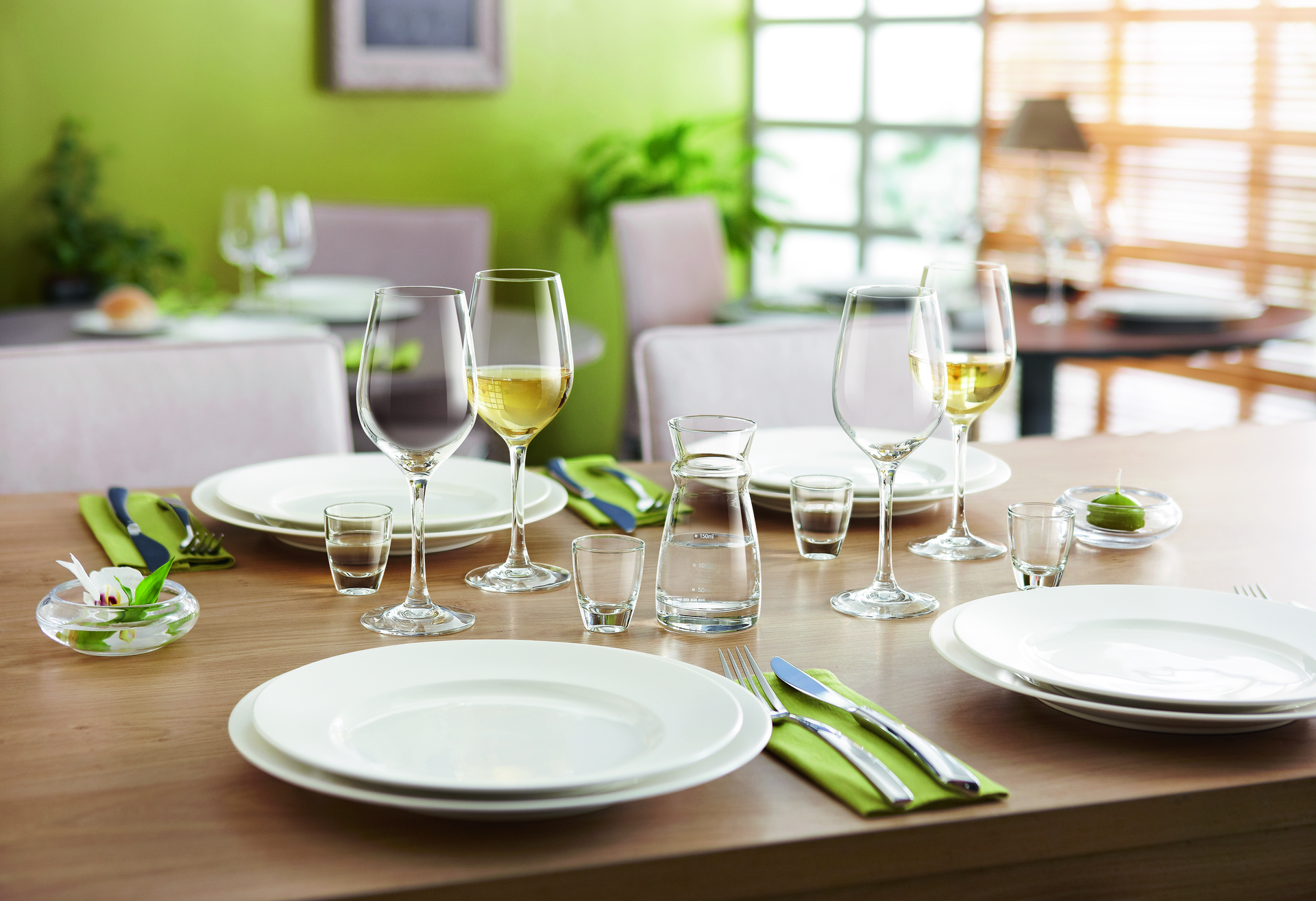 Karaffe Fluid m. schwarzem Kunststoffdeckel 62 cl, I: 620 ml, H: 189 mm, D: 91 mm