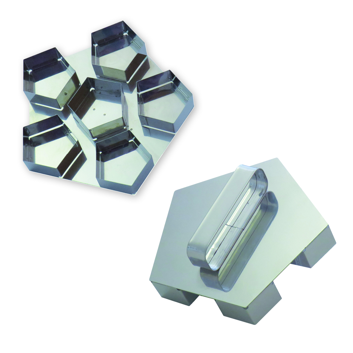 Brotdrücker Edelstahl Fussballmotiv, fünfeckig, D: 160 mm, 6 Fünfecke