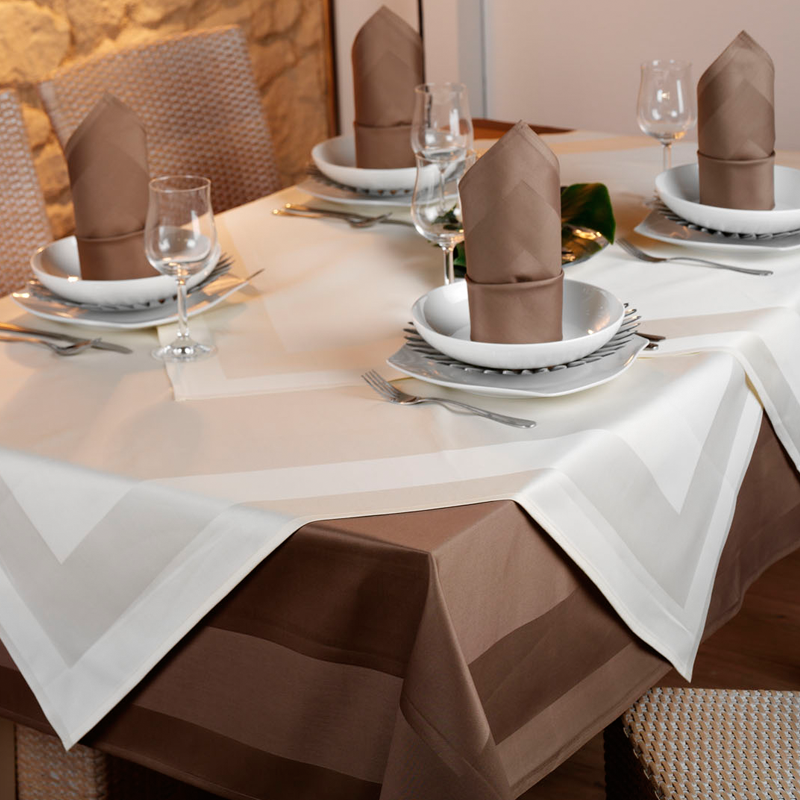 Tischdecke Pik-As - Atlaskante, 2-seitig gesäumt