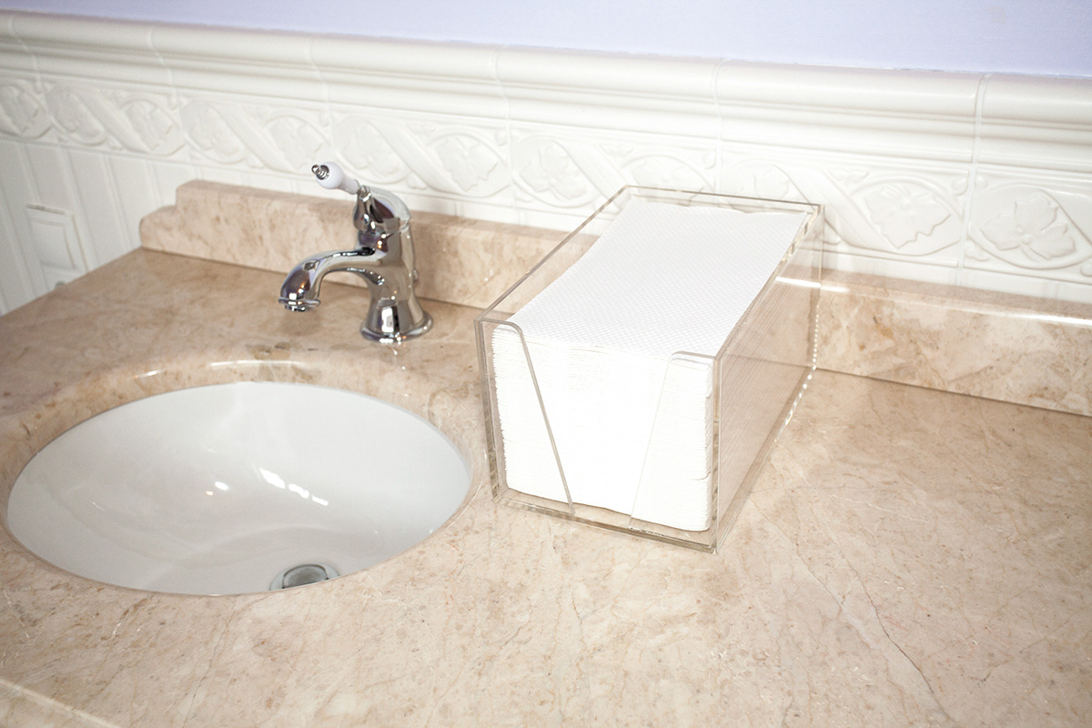 Handtuchspender für Einweg- Gästehandtücher COSA 17 x 27 x 15 cm