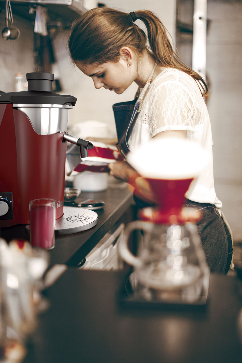 ZUMEX - MULTIFRUIT, Entsafter für Obst u. Gemüse max. D: 7,4 cm, 290 x 500 x 510 mm, Farbe: Black