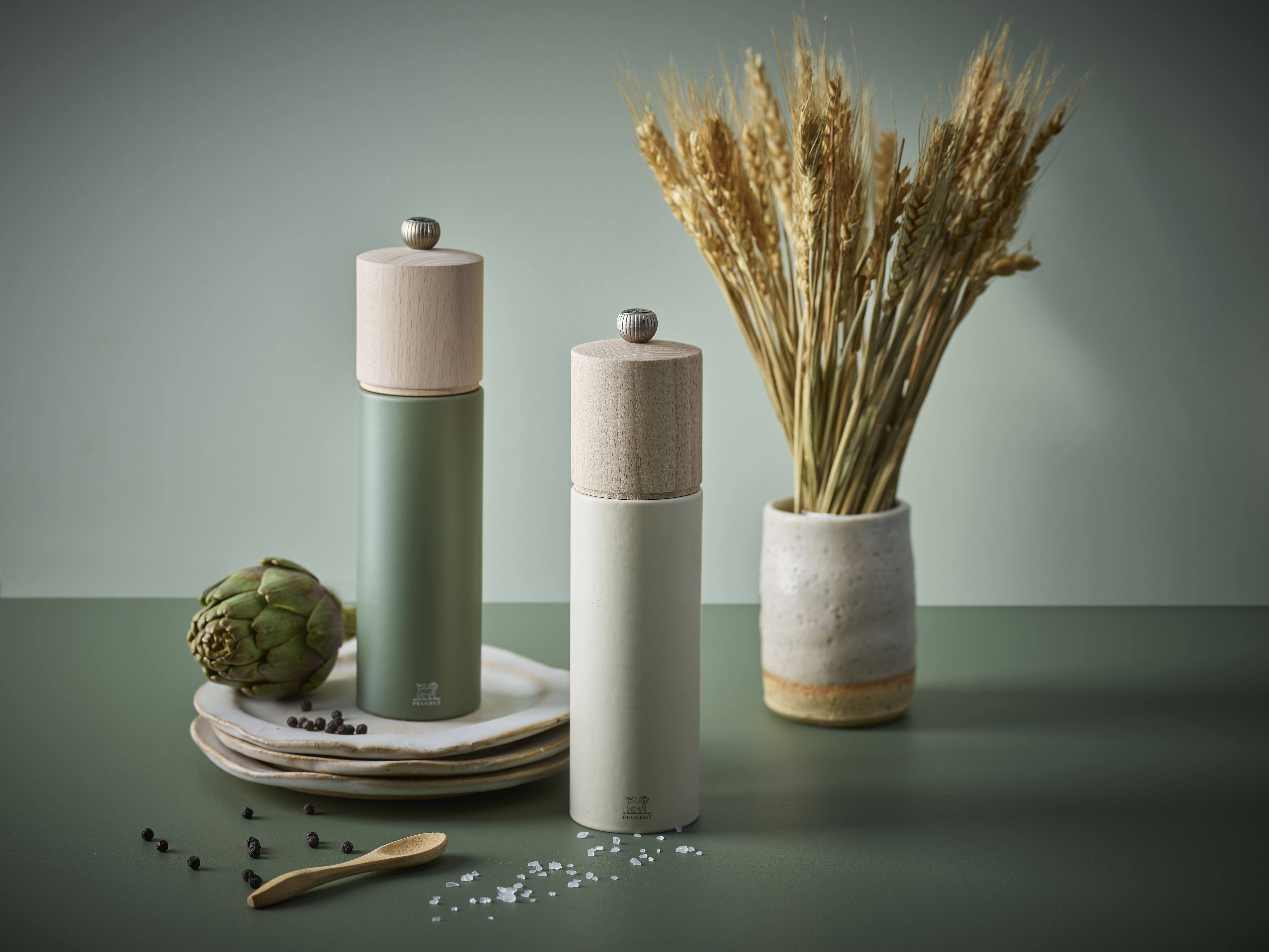 Peugeot : Boreal - Pfeffermühle, manuelle Buchenholz-Mühle, Größe: 21 cm, Farbe: olivgrün