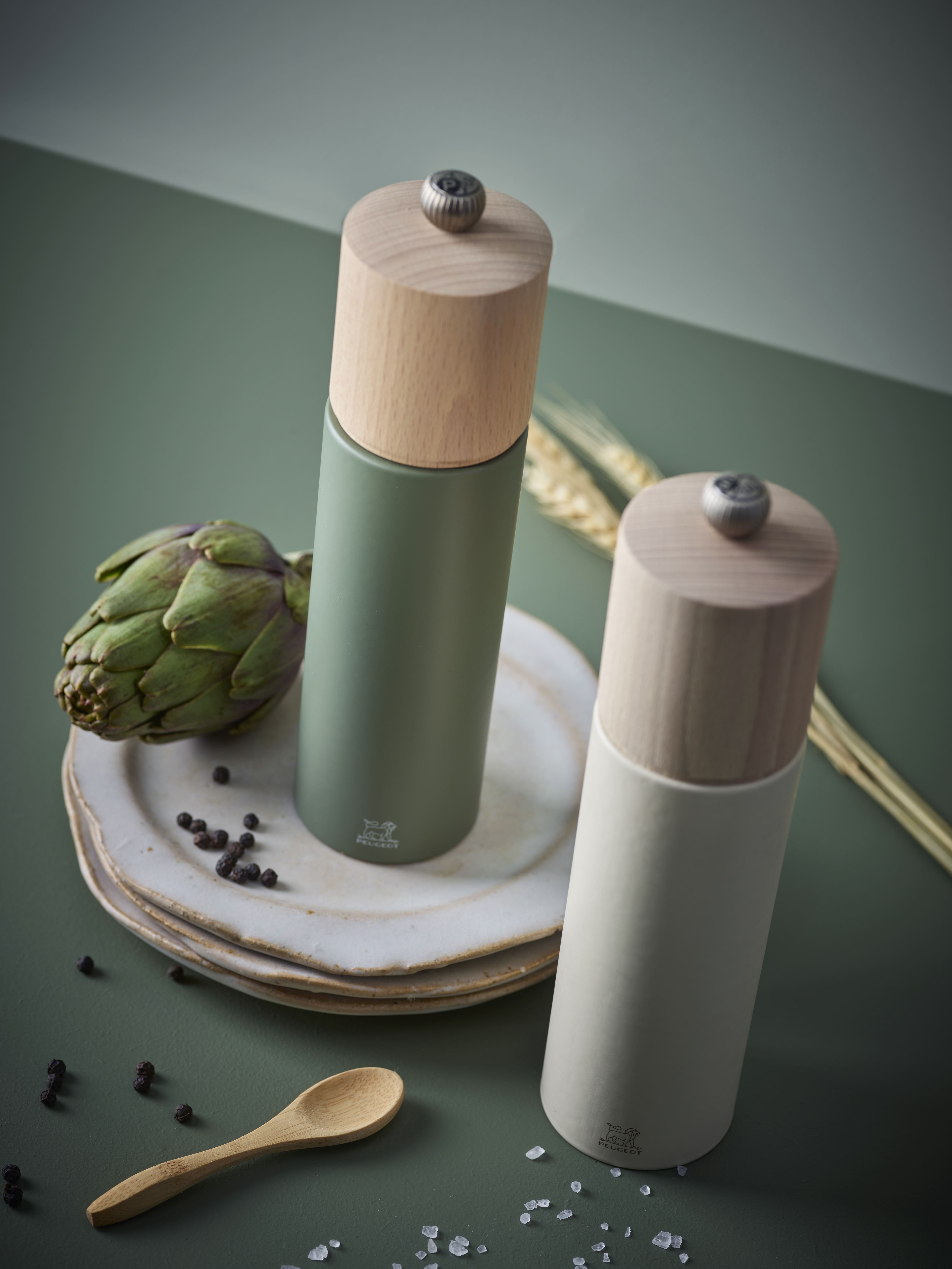 Peugeot : Boreal - Pfeffermühle, manuelle Buchenholz-Mühle, Größe: 21 cm, Farbe: olivgrün