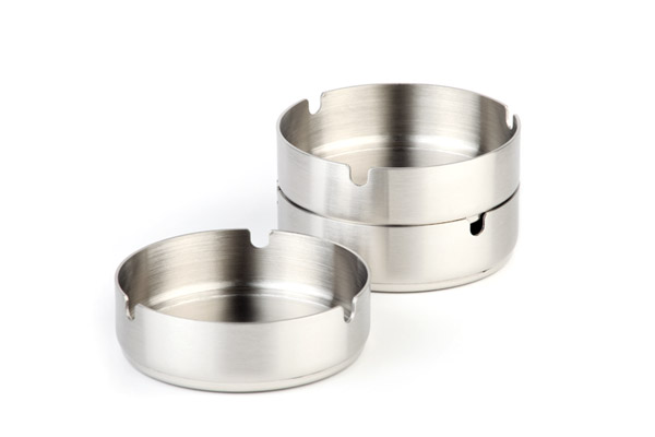 Aschenbecher D: 8 cm, H: 3 cm, Edelstahl matt poliert, schwere Ausführung