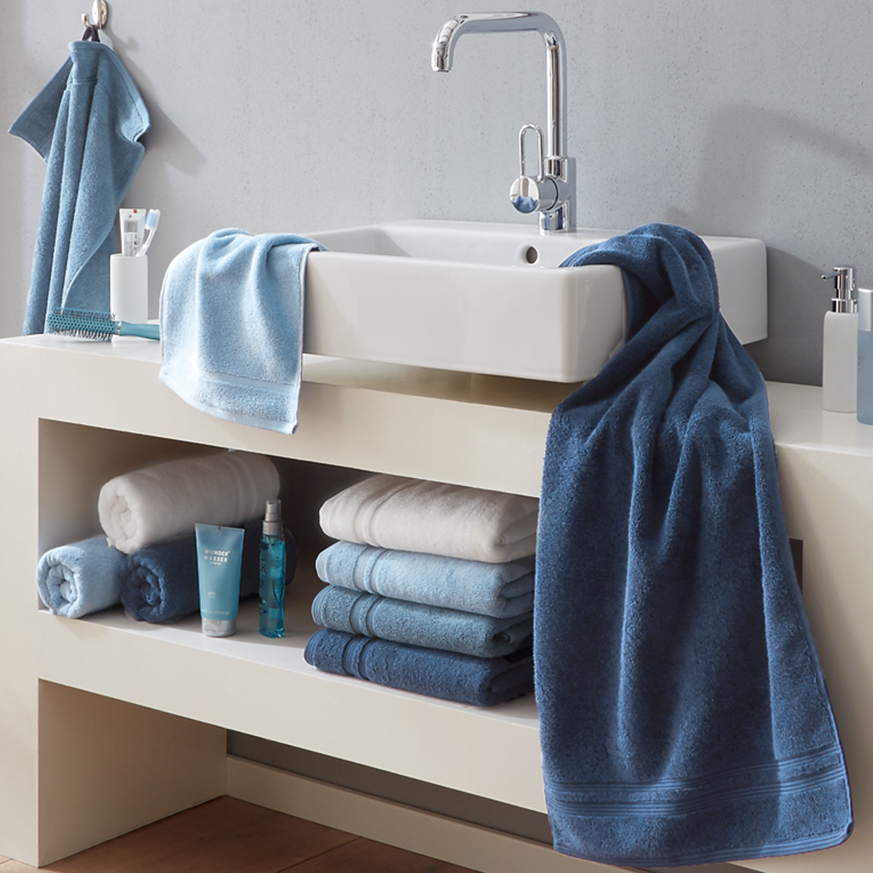 Manhattan Gold - Walkfrottier m. feiner Bordüre, 600 g/ m²