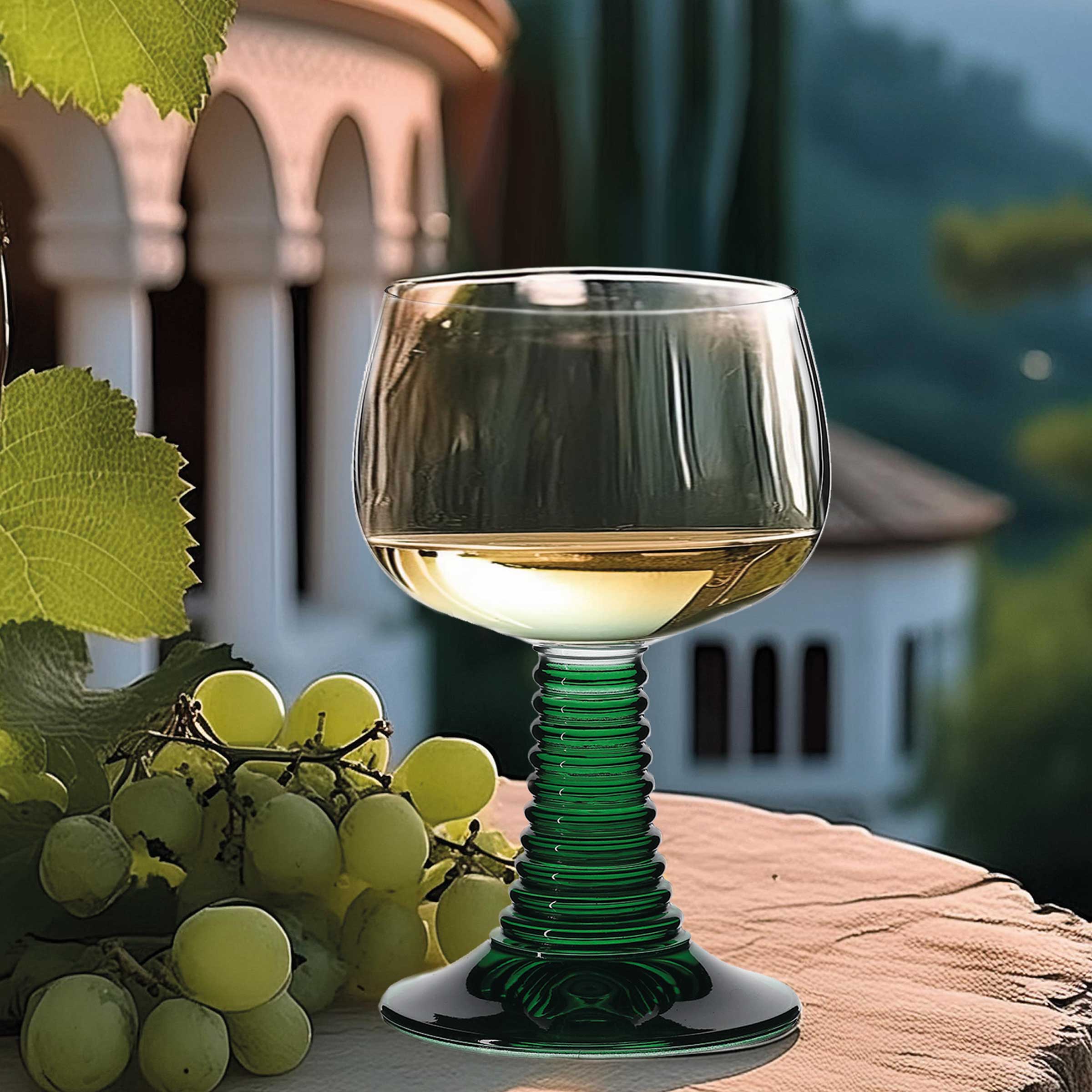 Römer m. grünen Fuß u. Füllstrich 0.2 ltr. |-|, Inhalt: 270 ml, H: 137 mm, D: 90 mm