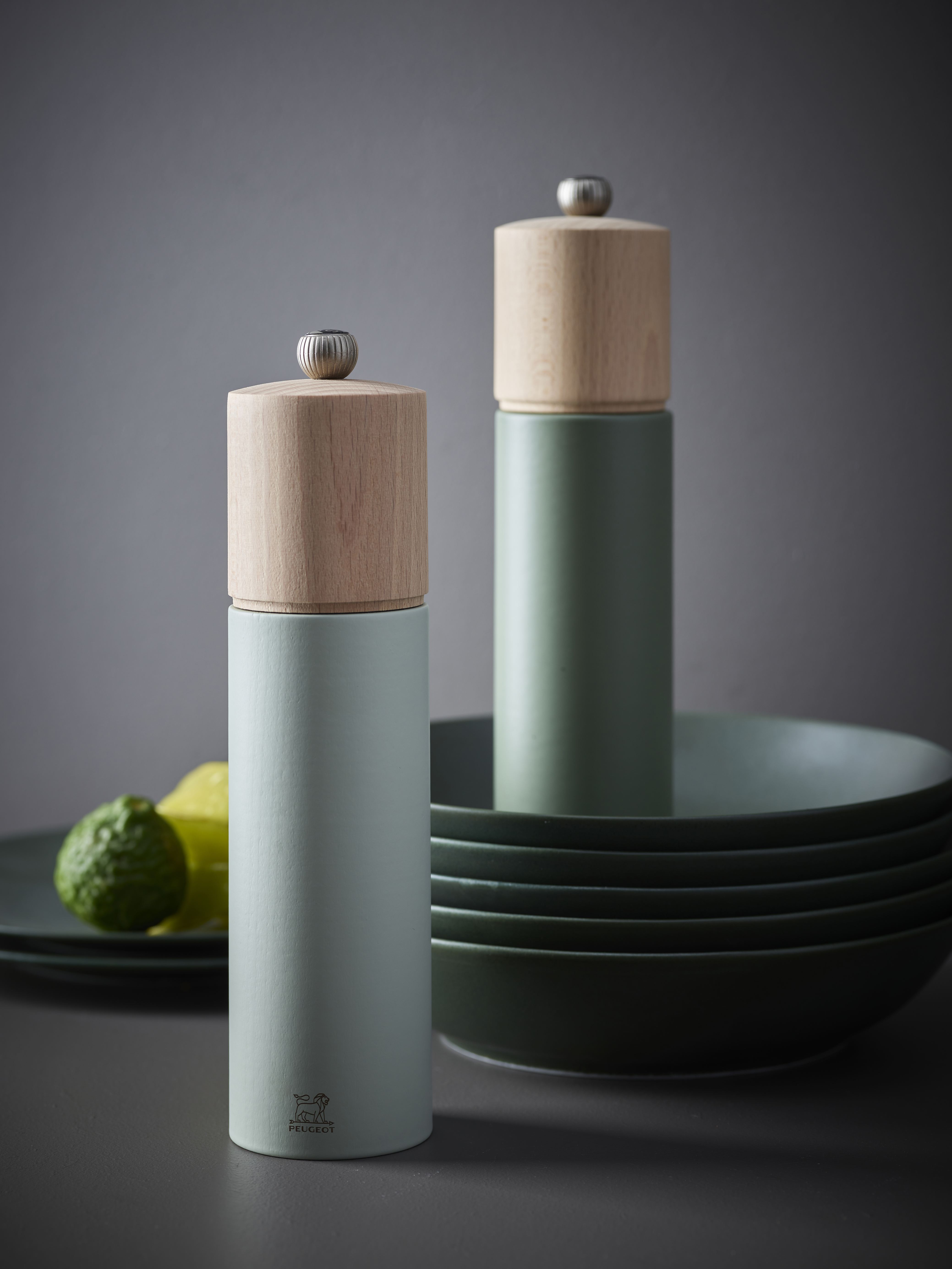 Peugeot : Boreal - Pfeffermühle, manuelle Buchenholz-Mühle, Größe: 21 cm, Farbe: olivgrün
